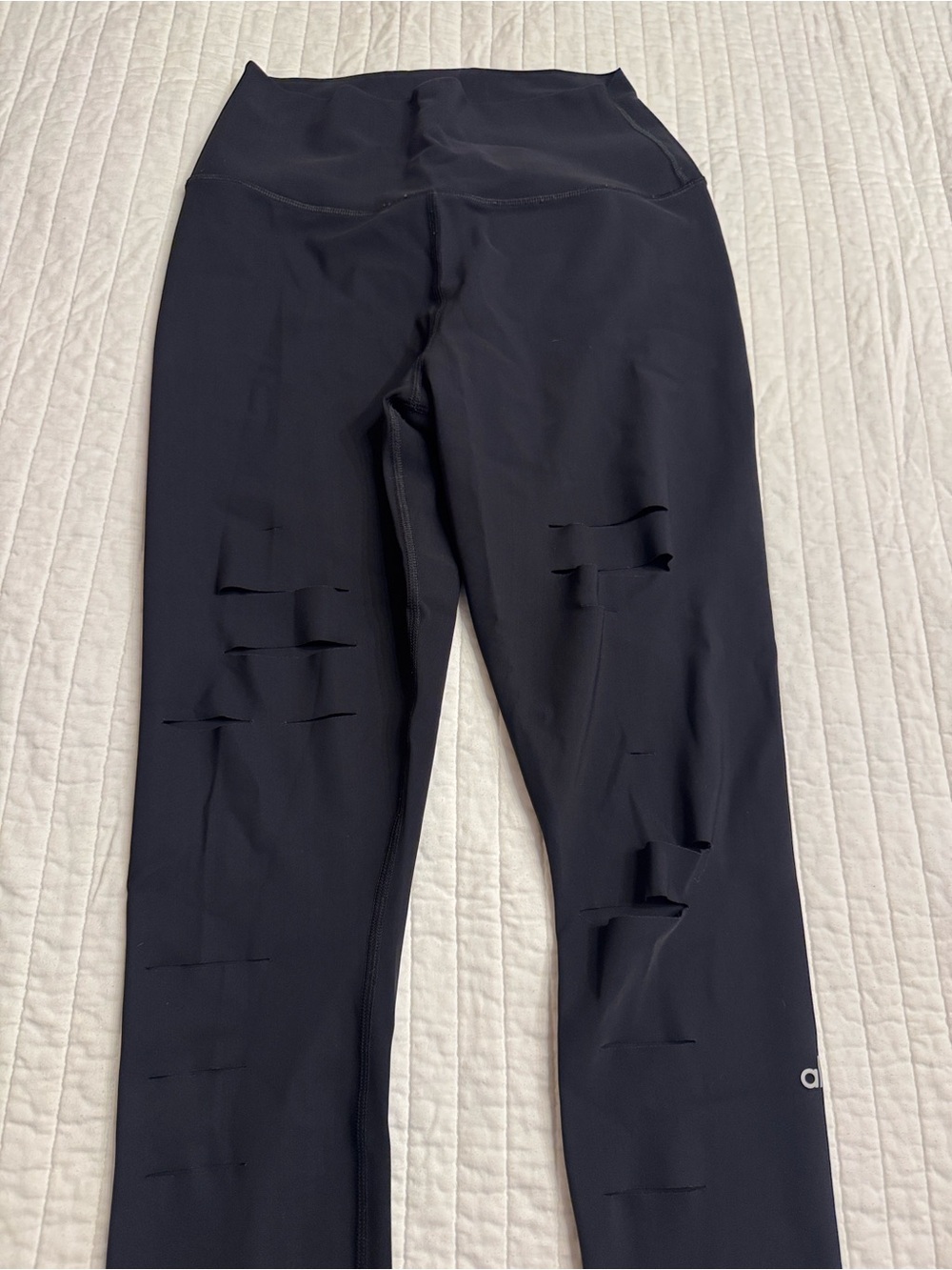 ALO High Rise Ripped Leggings - Picture 4 of 6